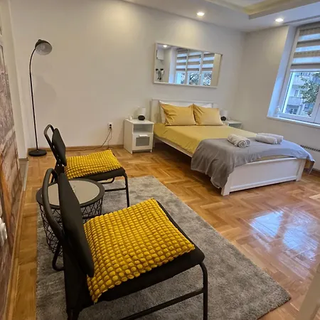 Tesla View Apartment *